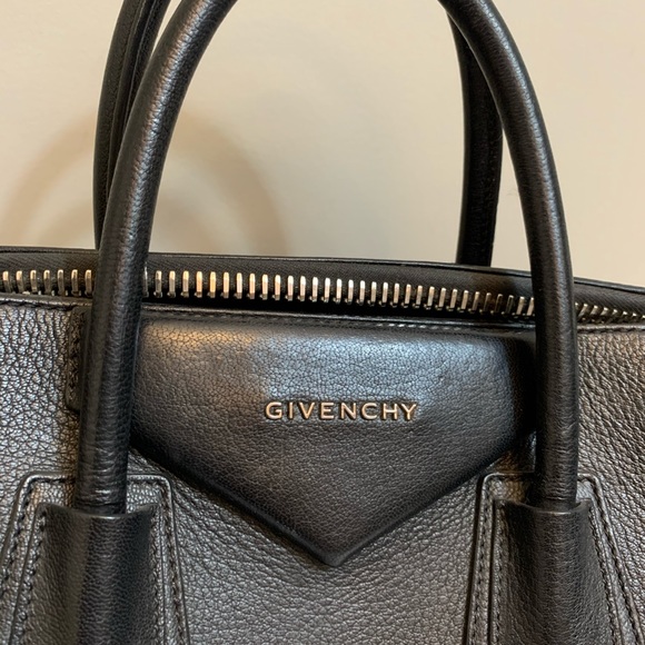 Authentic Givenchy Antigone Medium bag - Picture 2 of 8